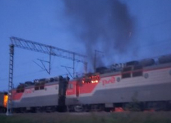 Крымские пожарные потушили загоревшийся поезд
